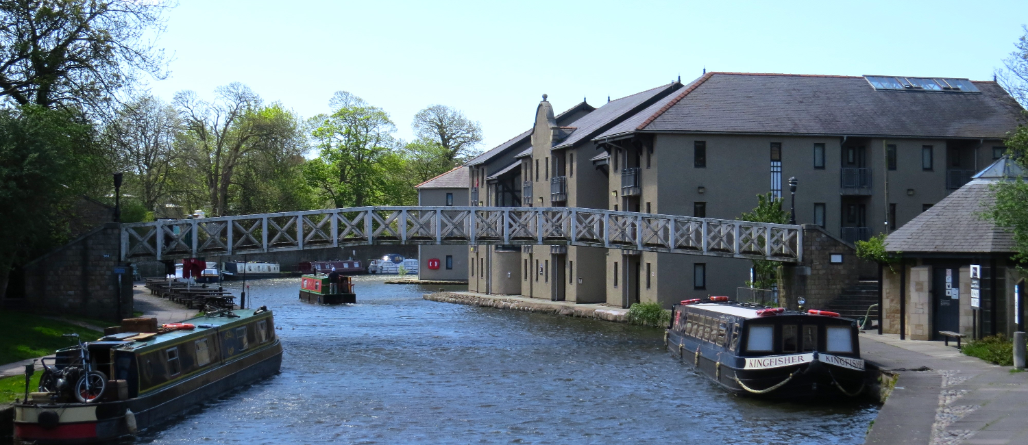 Canal bridge over canal in Lancaster